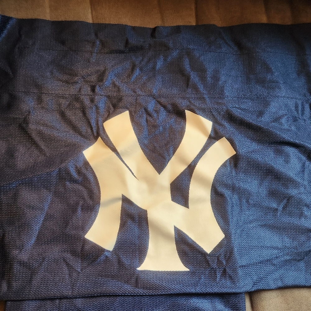 NY Yankee Crib Set - Picture 5 of 5